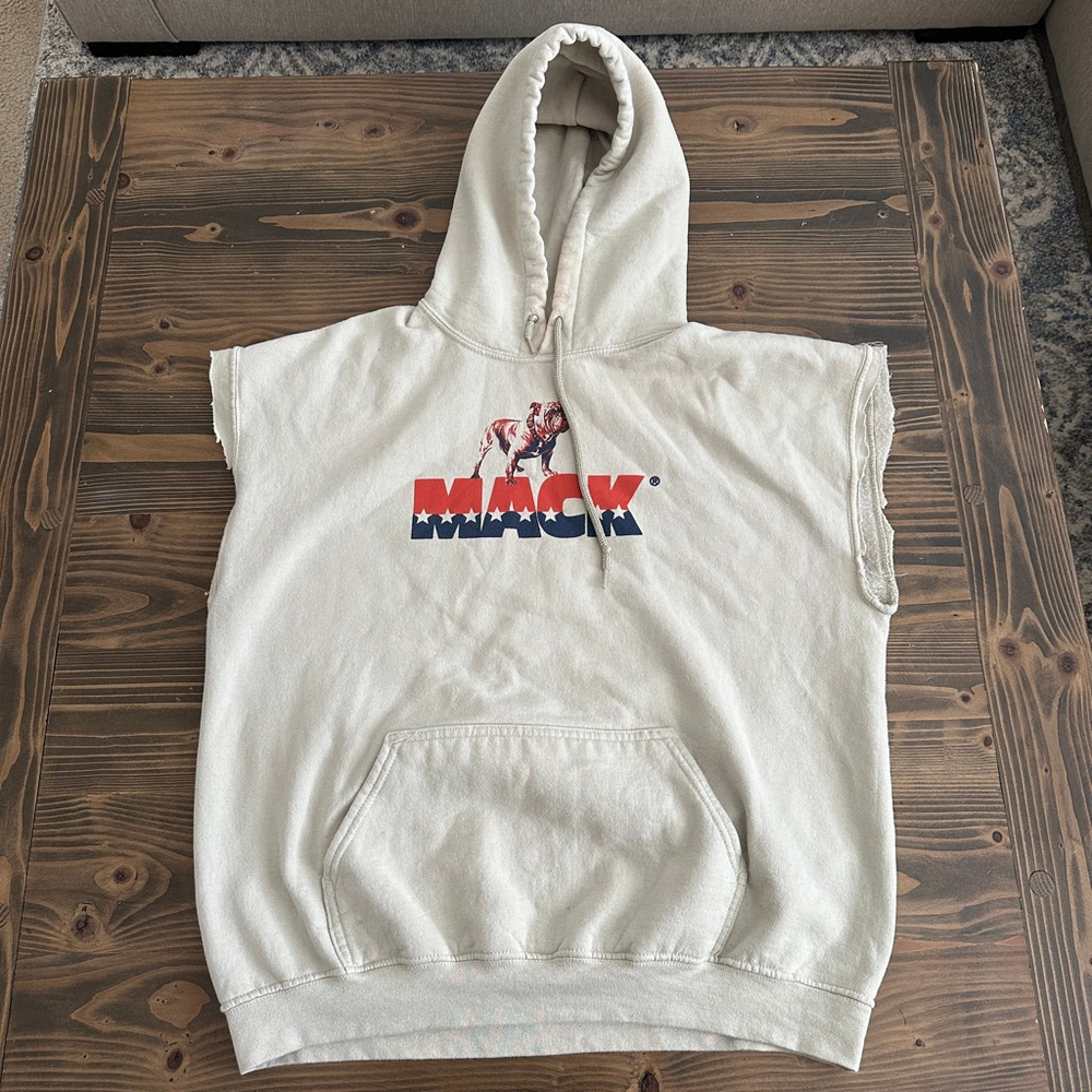 MACK Trucks Sleeveless Hoodie L Beige Bulldog Logo Cutoff Graphic